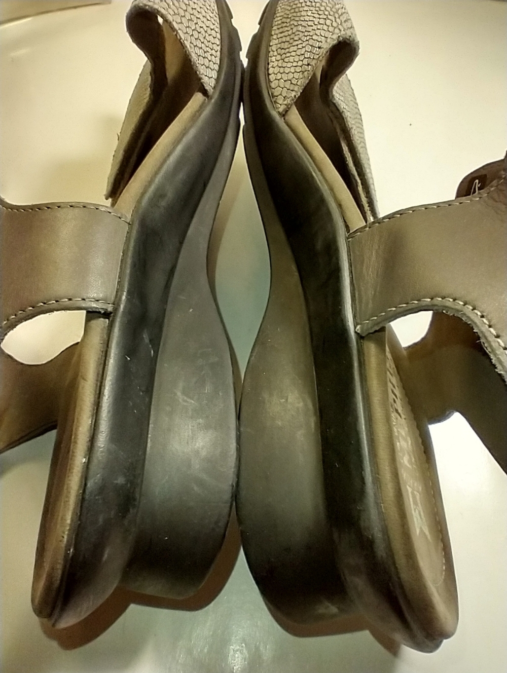 Mephisto Pattie Leather Adjustable Comfort Sandals Women's sz 10(40). - Picture 12 of 12